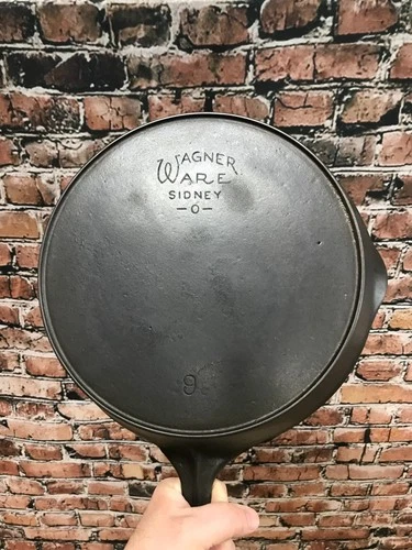 Vintage Stylized Logo Wagner Ware 9C Cast Iron Skillet with Heat Ring Restored
