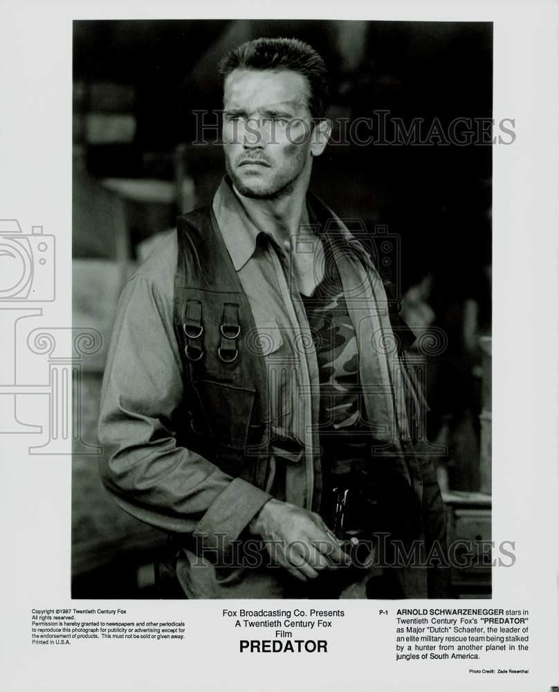 1987 Press Photo Actor Arnold Schwarzenegger in "Predator" Movie - srx00988