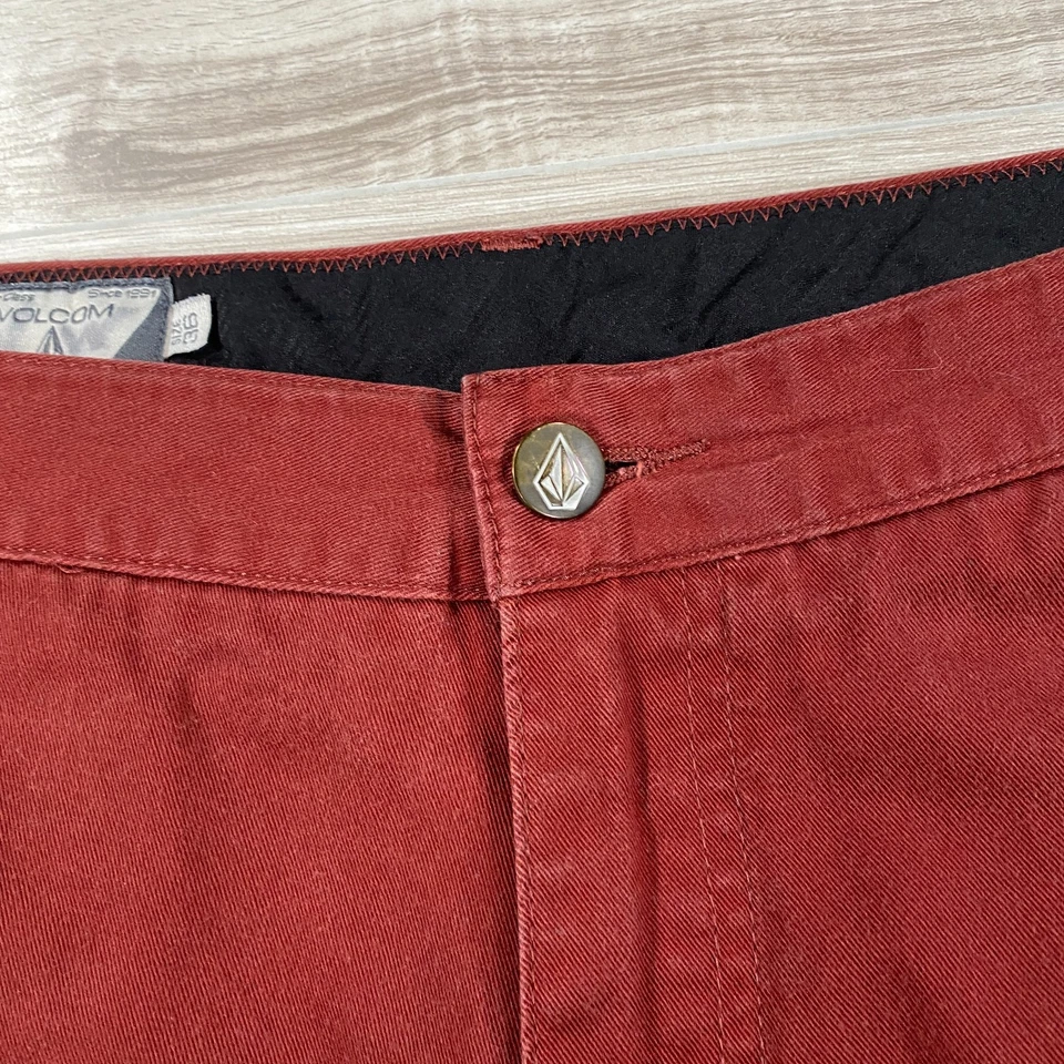 Volcom Chino Shorts Mens 36 Maroon Red Flat Front Casual Skater Preppy Grunge - Image 2 of 4