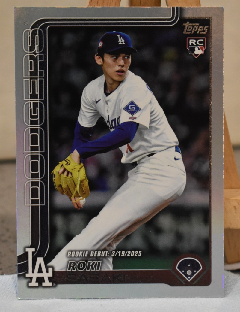 Roki Sasaki ROOKIE DEBUT RAINBOW FOIL 2025 Topps Update Series Dodgers #US199 RC