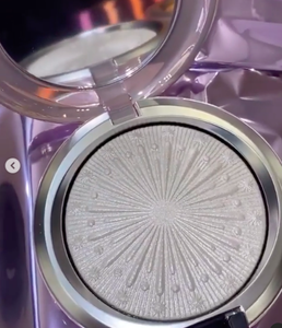 mac holiday highlighter