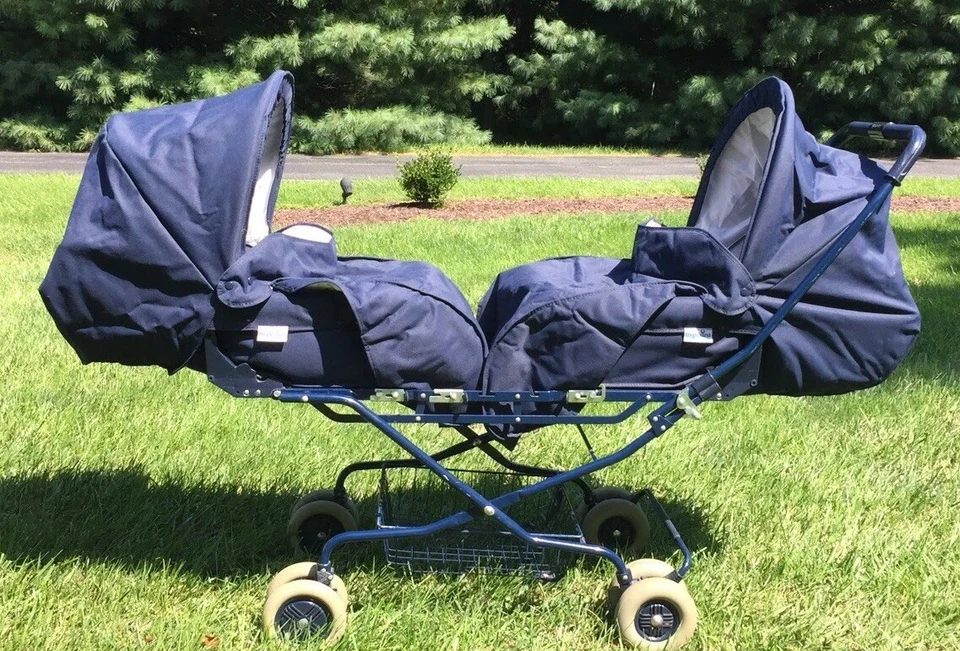 DOBLE~Doble~BEBÉ/NIÑO PEQUEÑO/BEBÉ~INGLESINA~COCHECITO DE COCHE AZUL MARINO~ MUY BUEN ESTADO Foto 2 de 4