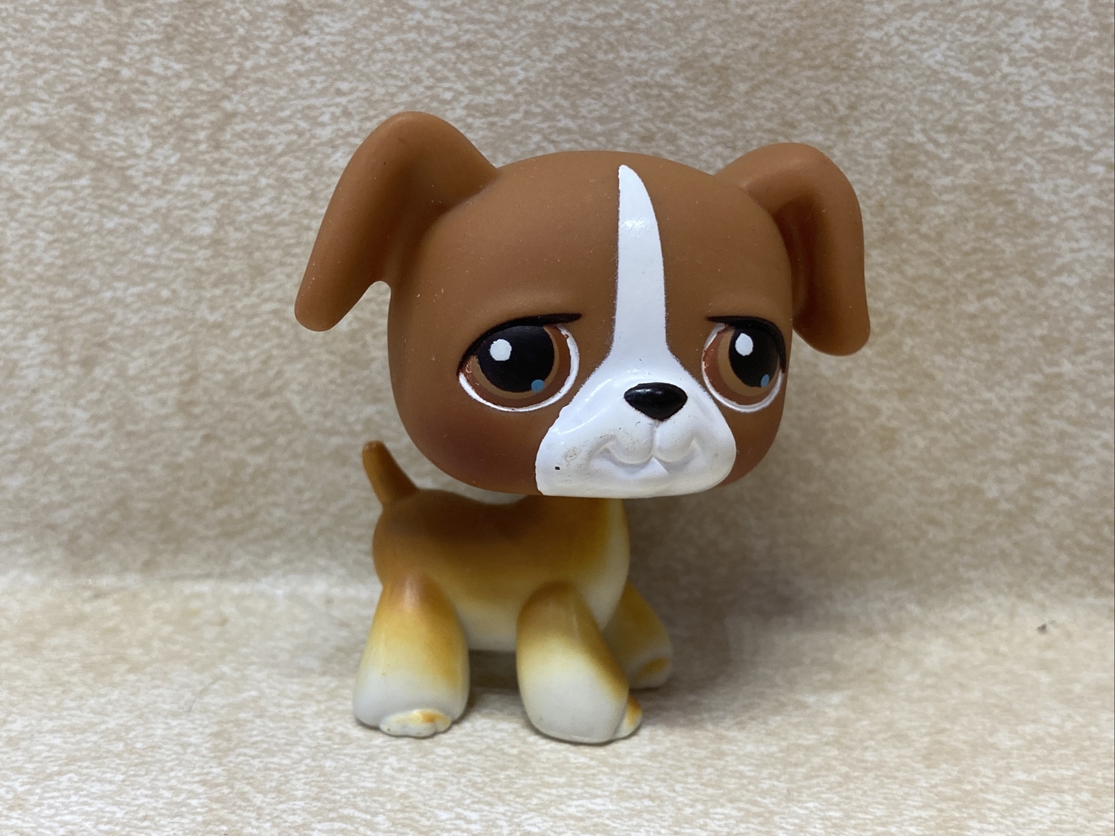 Littlest Pet Shop LPS 25 Boxer Brown and White with brown eyes