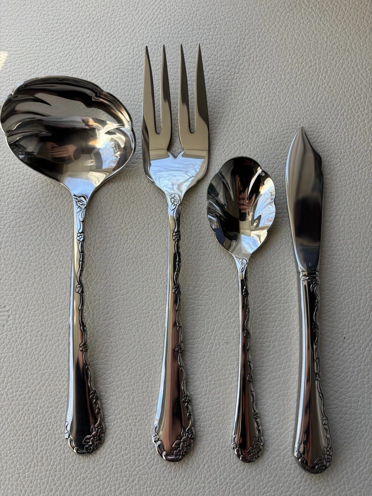 Oneida - BELLE ROSE - lot of 4 serving pieces NEW