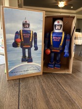 Schylling MS 361 Vintage/Retro Mechanical Litho Tinplate Space Man Reissue NIB