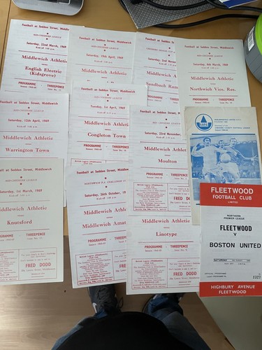 336 Non League programmes mid 60s to mid 70s - Picture 10 of 24