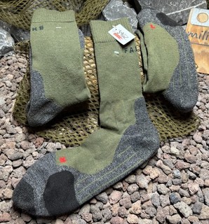 3 x Falke TK2 Explore Sommer Merino Trekking Socken 44 45 oliv MIL neuw 3962