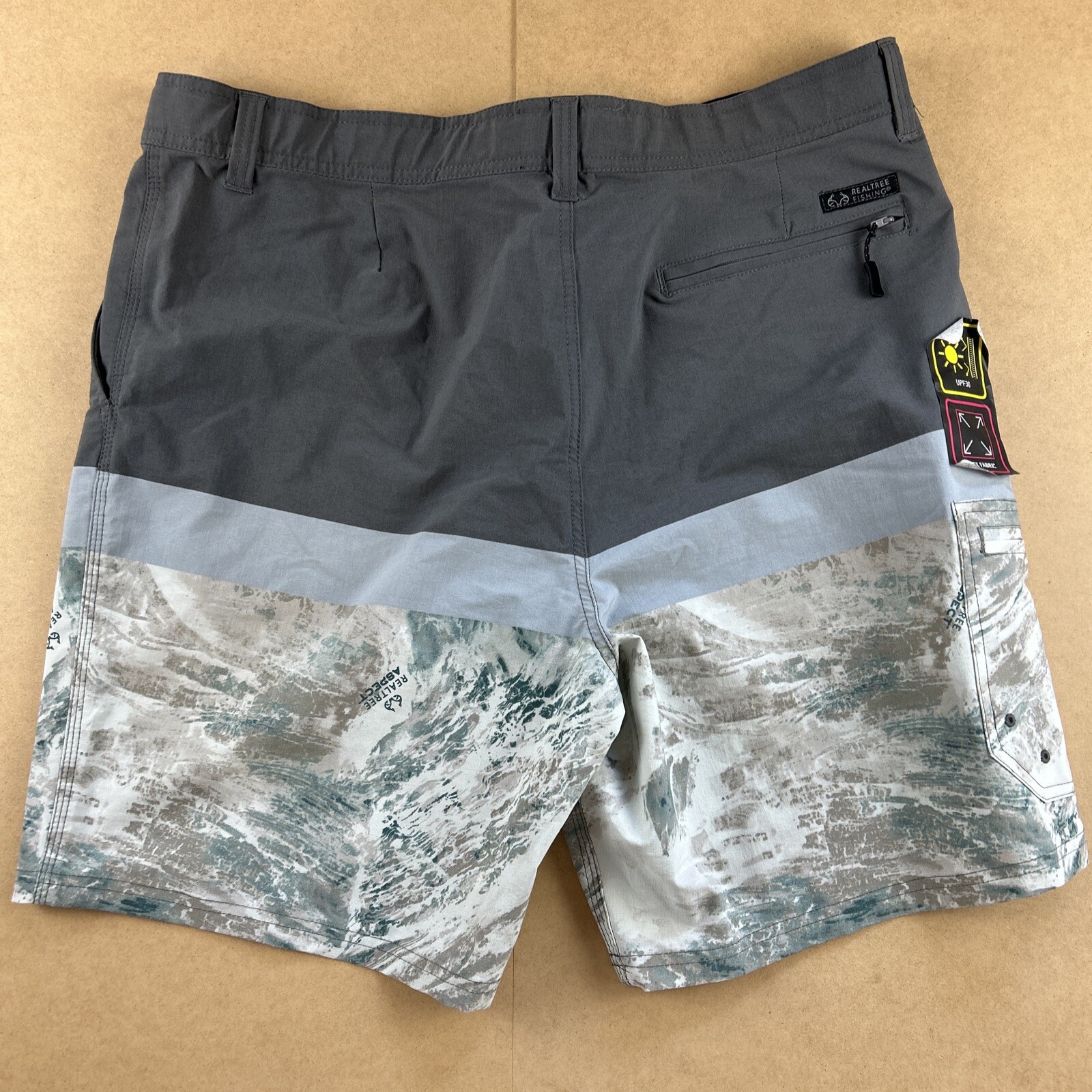 NEW Realtree Aspect Hybrid Fishing Shorts Mens XL Gray 25 MSRP Adult