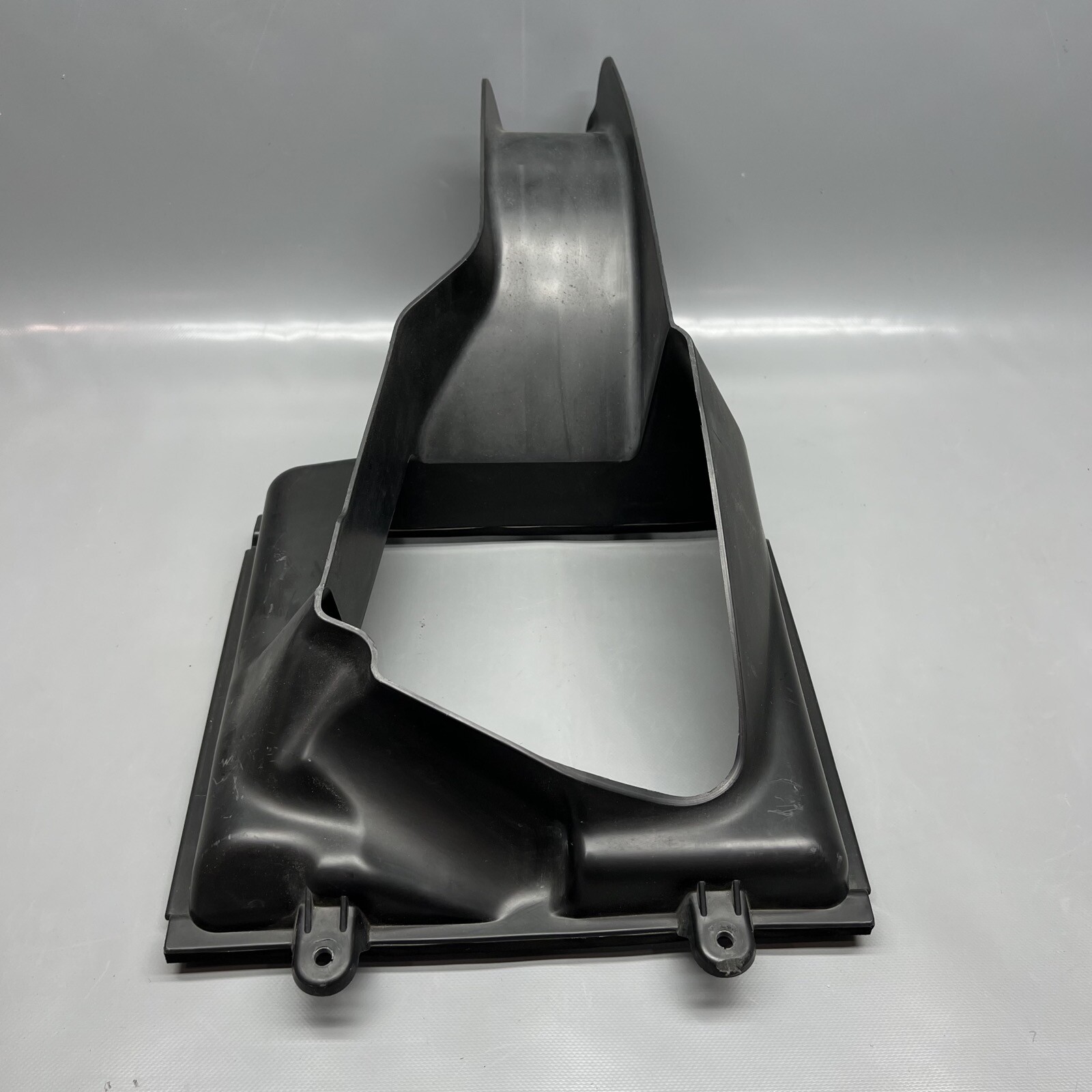 MASERATI GHIBLI RIGHT FRONT INTERCOOLER DUCT 2014 15 16 17 2018 OEM 670004139