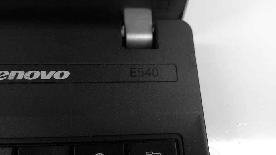 Lenovo ThinkPad Edge E531 i3-4000M 2.4 GHz 4GB RAM 500GB HDD Barebones Laptop - Image 3 of 4