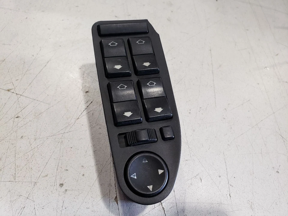 Interruptor de ventana principal del lado del conductor - BMW 740I E38 1995 especificaciones europeas automático - OEM Foto 2 de 4