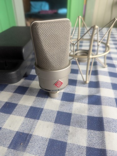 Microphone à condensateur Neumann TLM 103.