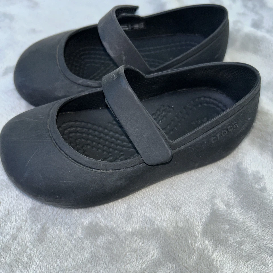 Обувь CROCS Little Kids Maryjane без шнуровки легкая для ребенка ясельного возраста размер C 6 черная - Изображение 2 из 4