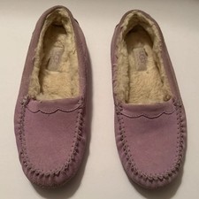 UGG Scalloped Suede Moc Pink Women's Size 8 Preowned Moccasins Slippers Lined