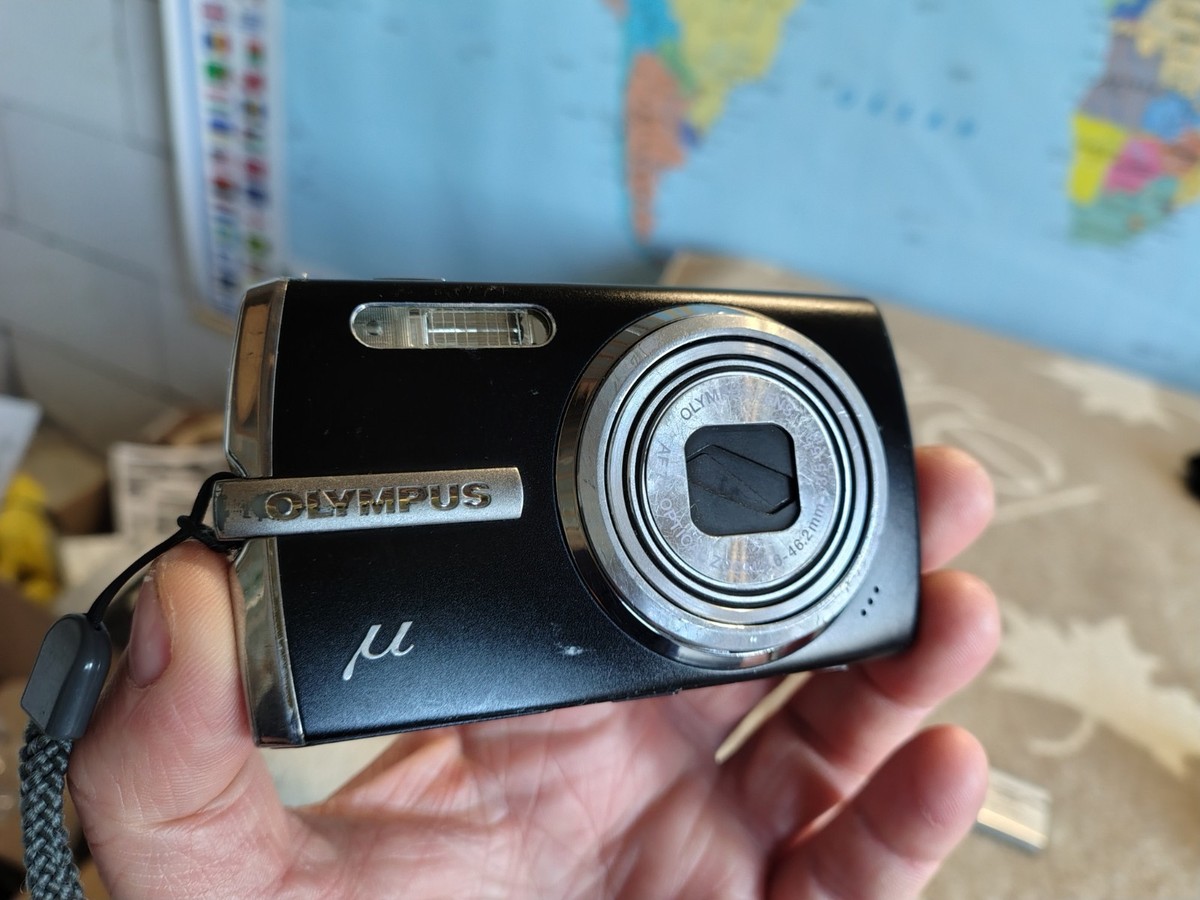 Olympus Stylus 1010 / µ (mju) 1010 10.1MP Digital Camera - Black