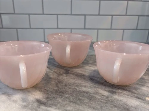 Hard to find, Vintage, Fire King,Pink Rose-ite, Milk Glass,Swirl Pattern,3 cups￼