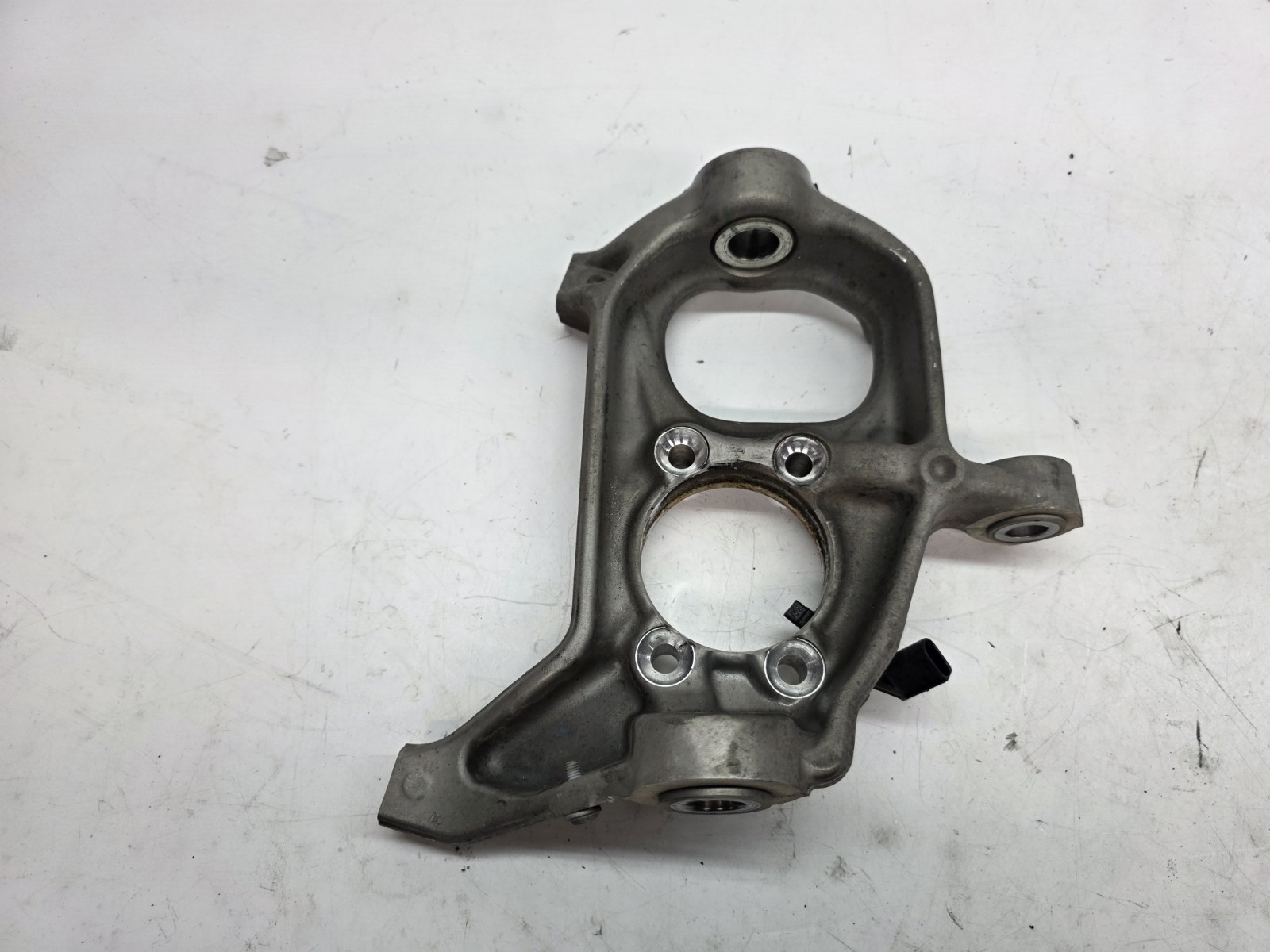 LAMBORGHINI AVENTADOR LP740 LP770 FRONT  RIGHT SIDE HUB KNUCKLE OEM 470407246E