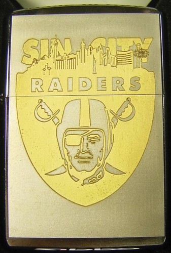 RARE2020 RAIDERS SIN CITY MOVIE PHANTOM FOOTBALL TEAM  ZIPPO LIGHTER & ZIPPO BOX