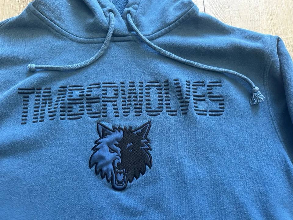 Adidas Minnesota Timberwolves Vintage Embroidered Logo Men’s Medium Sweatshirt - Image 2 of 4