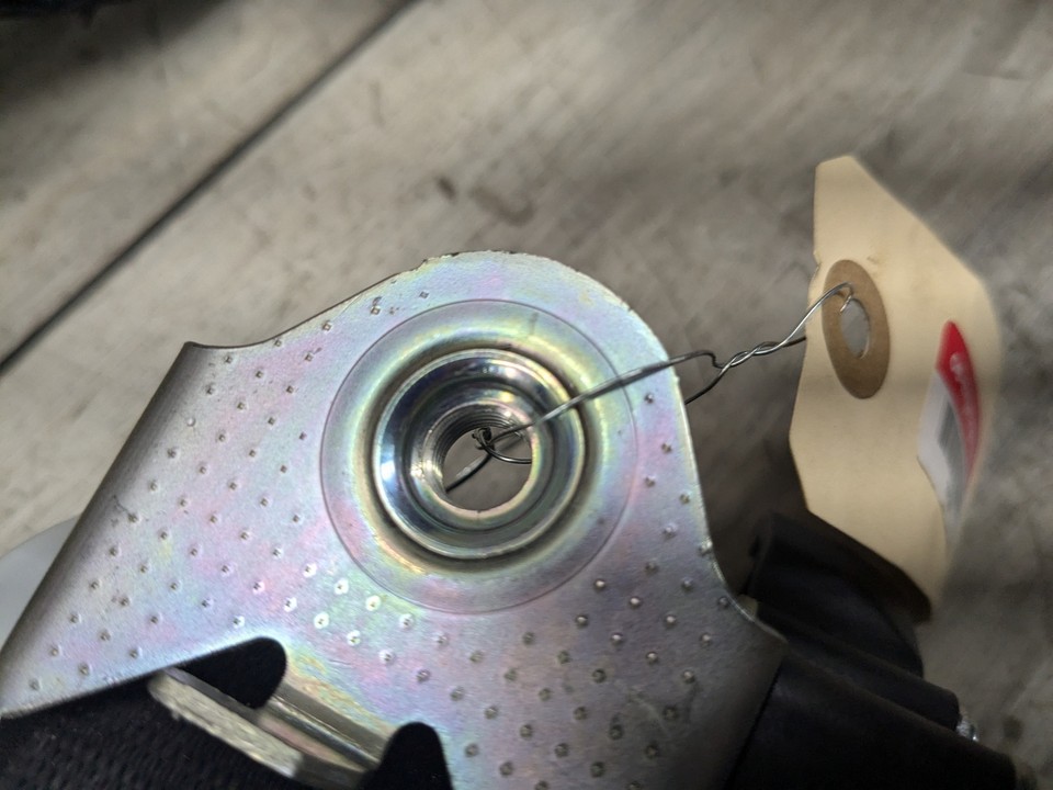 0911 OEM BMW E90 E91 328 335 LCI Front Left Driver Seat Belt Retractor