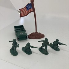 Vintage Unbranded Green USA Army Toy Soldiers 4  Jeep  USA Flag LOT 6 pieces