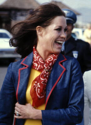 Mary Tyler Moore at the Lion Country Safar Inc Press Confere - 1971 Old Photo 5