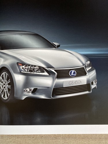 LEXUS GS450h 2011 RANGE CAR BROCHURE GS RANGE EXEC HYBRID SALOON V6 & BATTERY - Picture 2 of 8