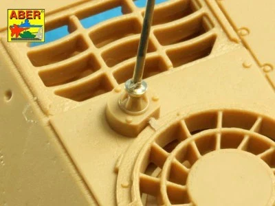 Aber 1/35 German 2m Aerials / Antennas with Ring Base (set of 3 pcs,) R-42' - Image 3 of 4