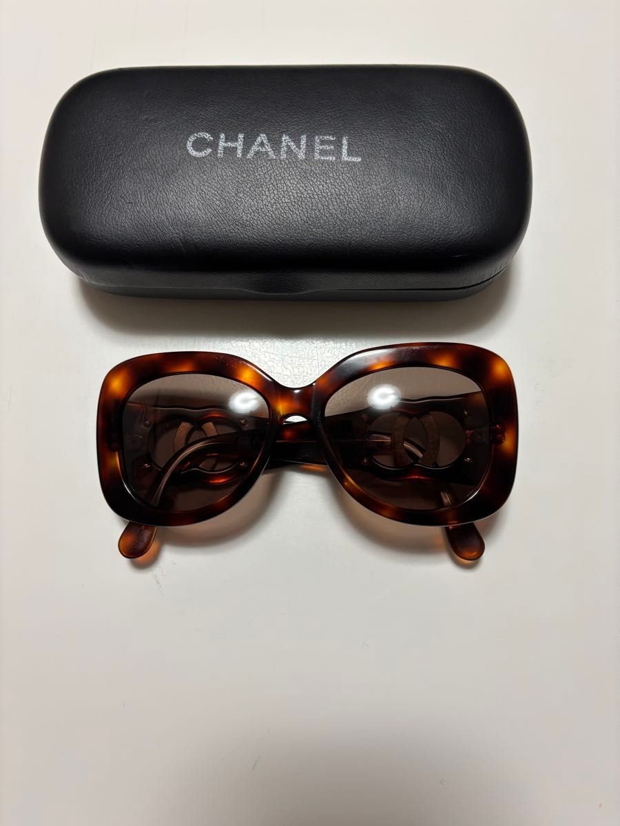 CHANEL Coco Mark Brown Sunglasses with Protective Case