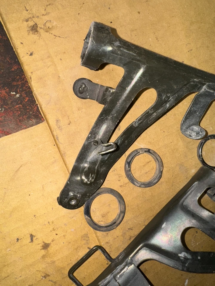 88,89,90 yamaha dt-50lc headlight brackets - Image 3 of 4