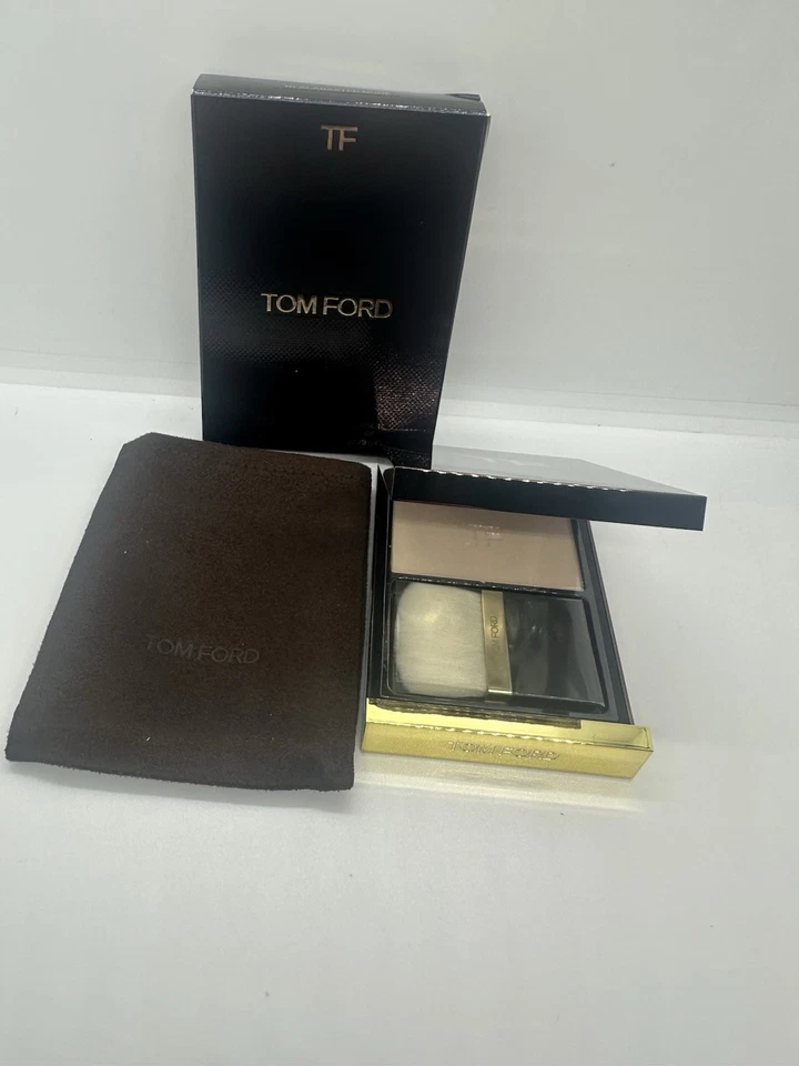 Tom Ford New Translucent Finishing Powder 01 Alabaster Nude .31oz/ 9g Boxed NEW - Image 2 of 3