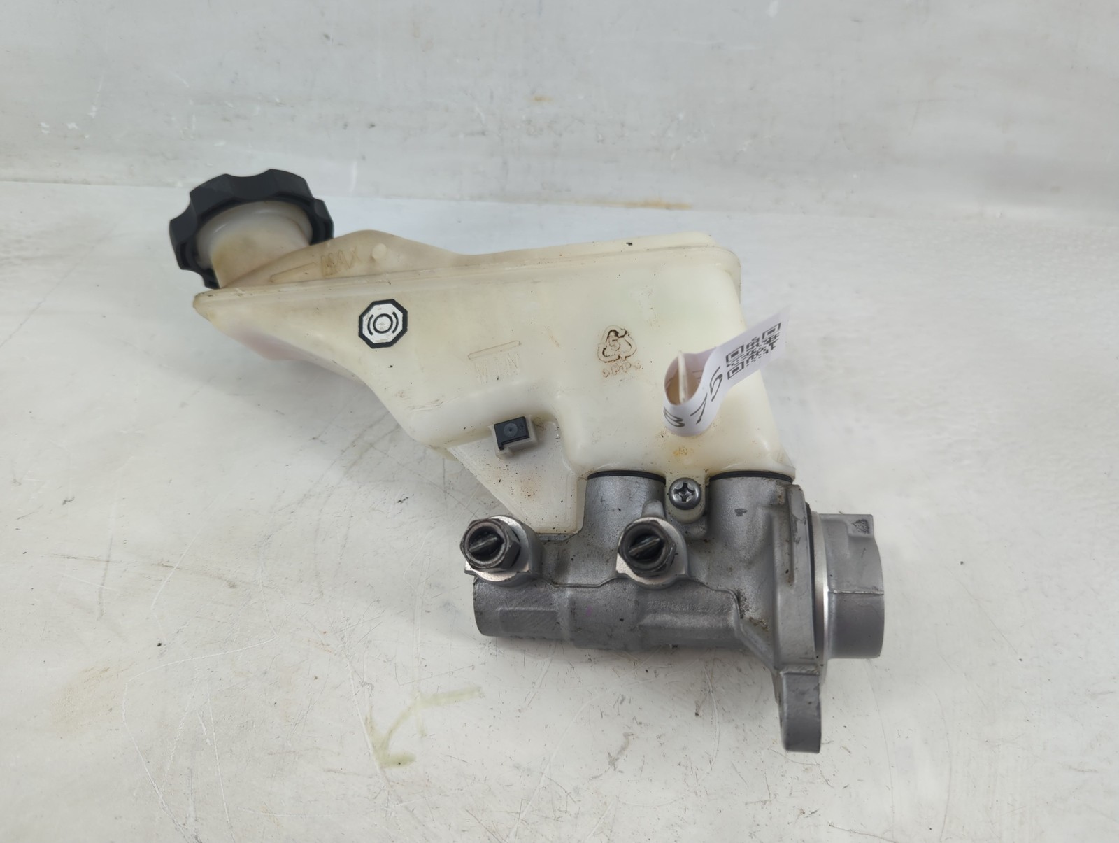 2016-2021 Hyundai Tucson Brake Master Cylinder DK78X