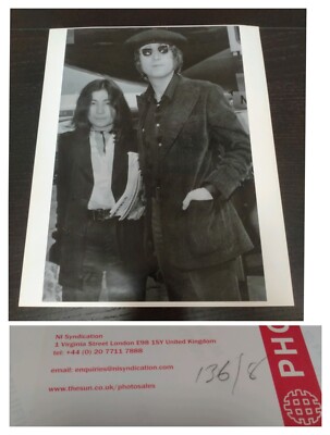Beatles John Lennon & Yoko Arrival Heathrow 1971 - The Sun Photosales vintage
