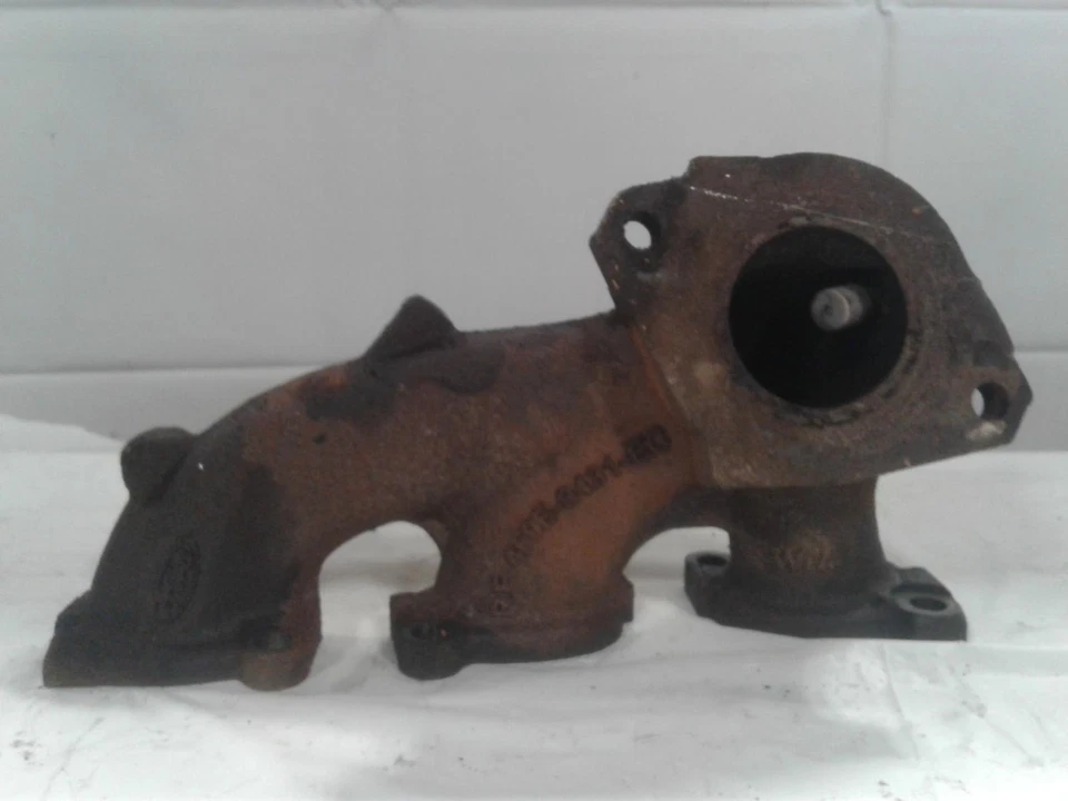 Colector de escape delantero izquierdo usado se adapta a: Ford Freestyle 2006 3,0 L L. delantero L Foto 2 de 4