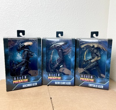 NECA Alien vs. Predator Aliens Set of 3 Action Figures (Movie Deco) New 9  Tall