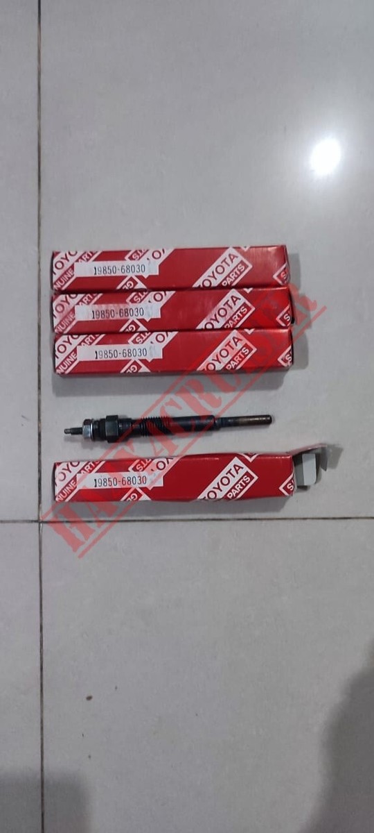 19850-68030 GENUINE TOYOTA LAND CRUISER GLOW PLUGS ASSY BJ40 BJ42