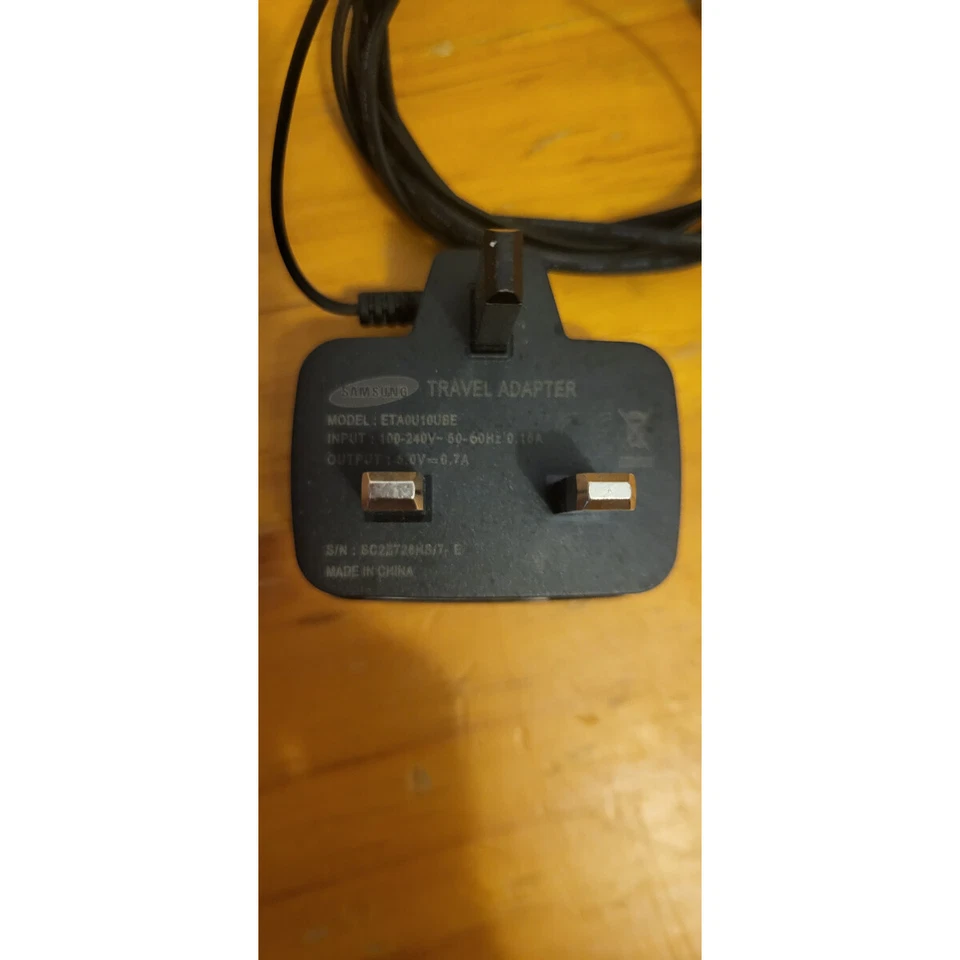 Cargador adaptador fuente de alimentación CA Samsung ETA0U10UBE negro 0.7A 5V para S2, S3, S4 Foto 4 de 4