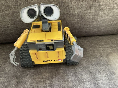 Wall-E Talking Dancing Robot 2010