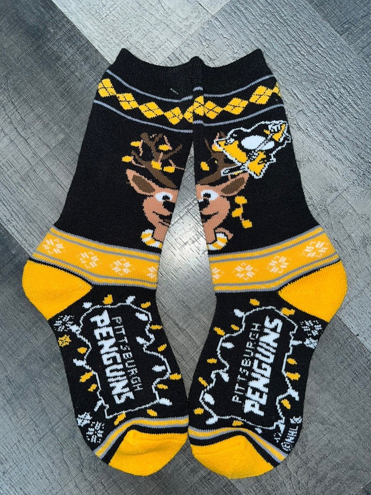 PITTSBURGH PENGUINS NHL HOCKEY TEAM LOGO THICK HOLIDAY REINDEER CREW SOCKS MED