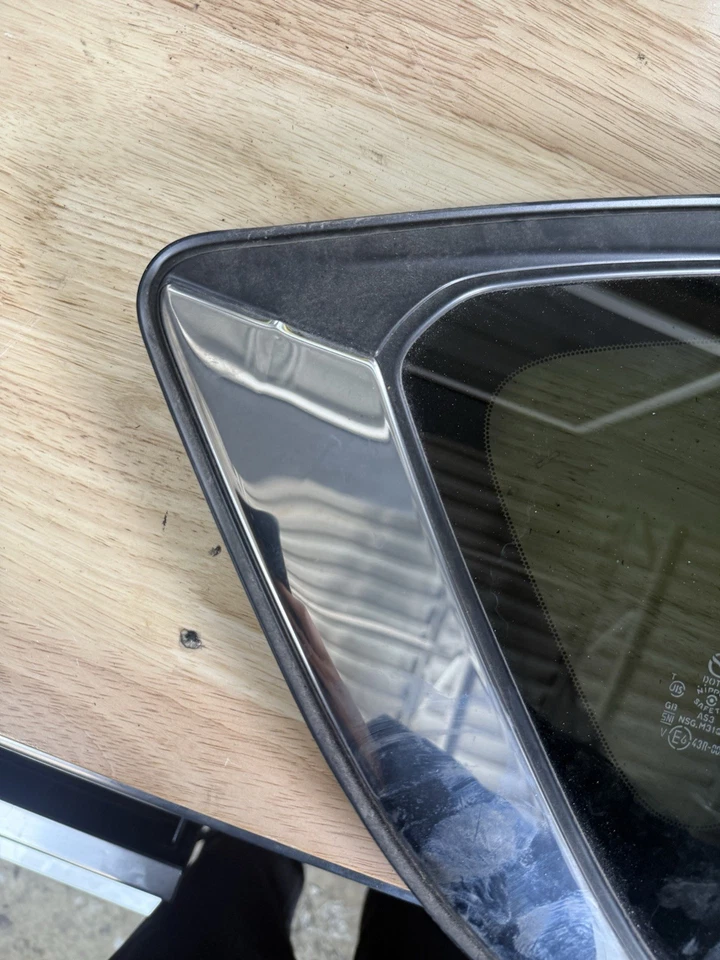 MAZDA CX-5 2017-2025 trasero derecho pasajero cuarto ventana vidrio OEM Foto 2 de 4