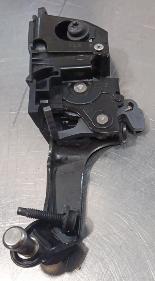 SMART FOR TWO 2009 BRABUS LEFT HAND L CONVERTIBLE TOP COVER LATCH A4507760164001
