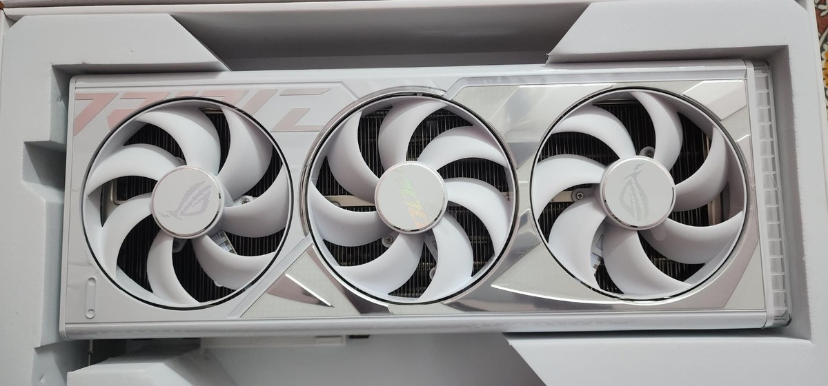 Buy ASUS ROG Strix GeForce RTX 4090 24GB GDDR6X White OC