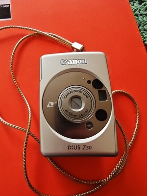 Canon IXUS Z50   Kompakte APS-Filmkamera   Retro & Stylish   Silber