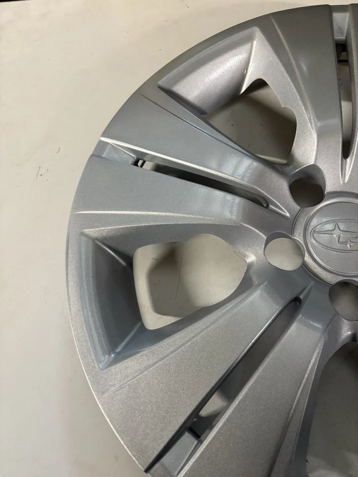 Subaru Legacy 2010-2014 Hubcap Genuine Factory OEM 60542 Wheel Cover - Image 2 of 4
