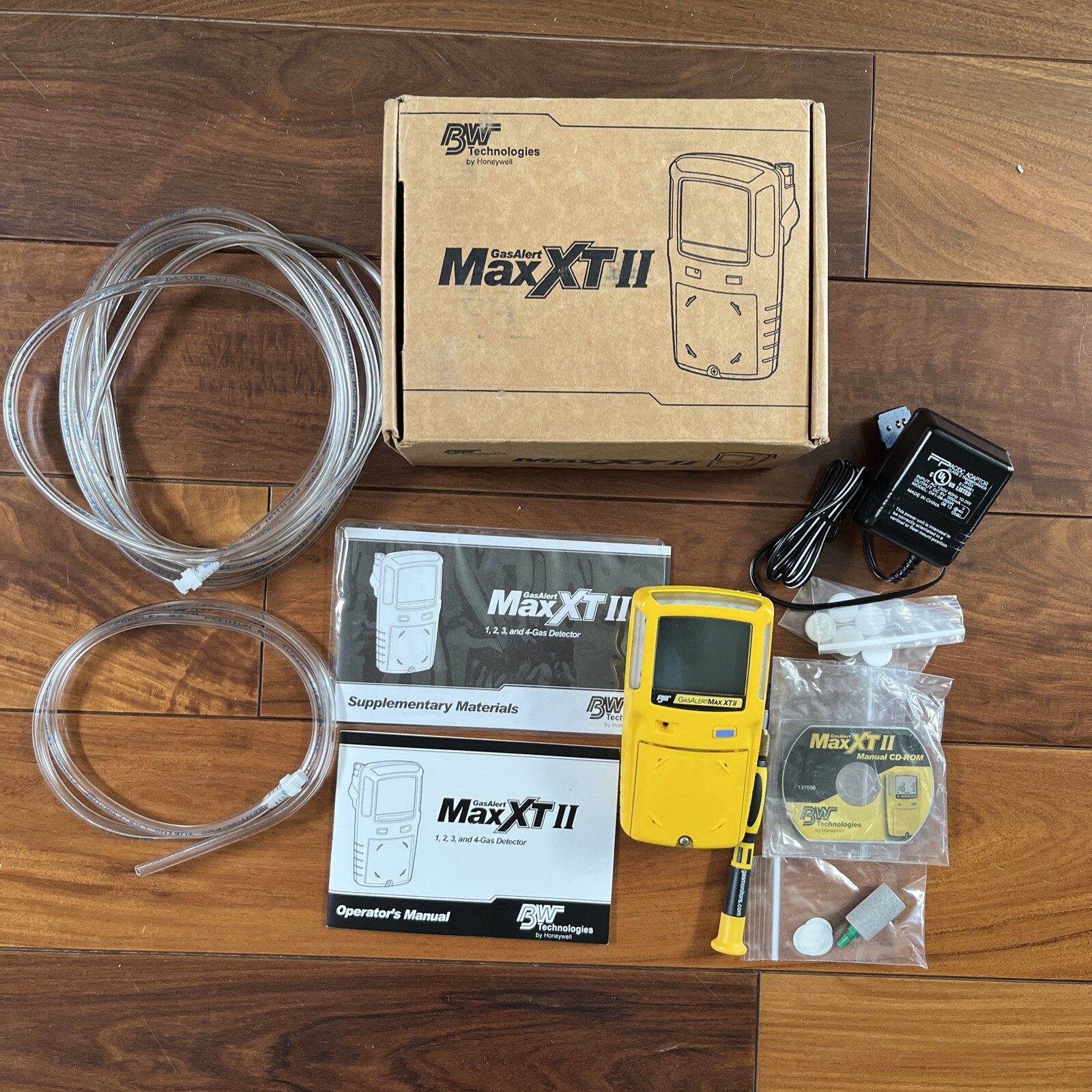 Honeywell BW GasAlert Max XT II Gas Monitor Detector, Charger, Tubes