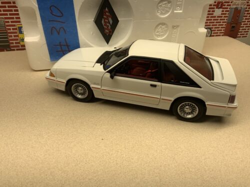 1/18 GMP 1988 Ford Mustang GT white red interior 19001 blemished LPD EXCL #310 - Bild 2 von 19