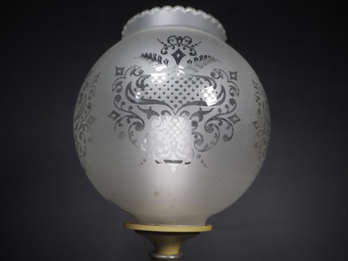 Vintage Electric Brass & Marble Effect Oil Lamp with Globe Glass Shade - Picture 4 of 12