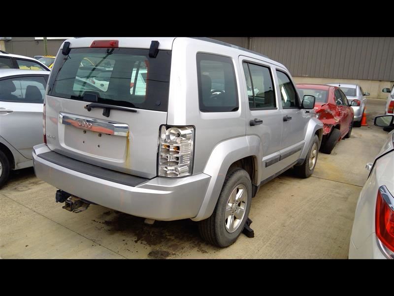 Passenger Corner/Park Light Side Marker Lower Fits 08-12 LIBERTY 157325