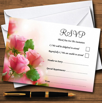 Schöne zartrosa pastellfarbene Rosen personalisiert Hochzeit oder Party RSVP Karten