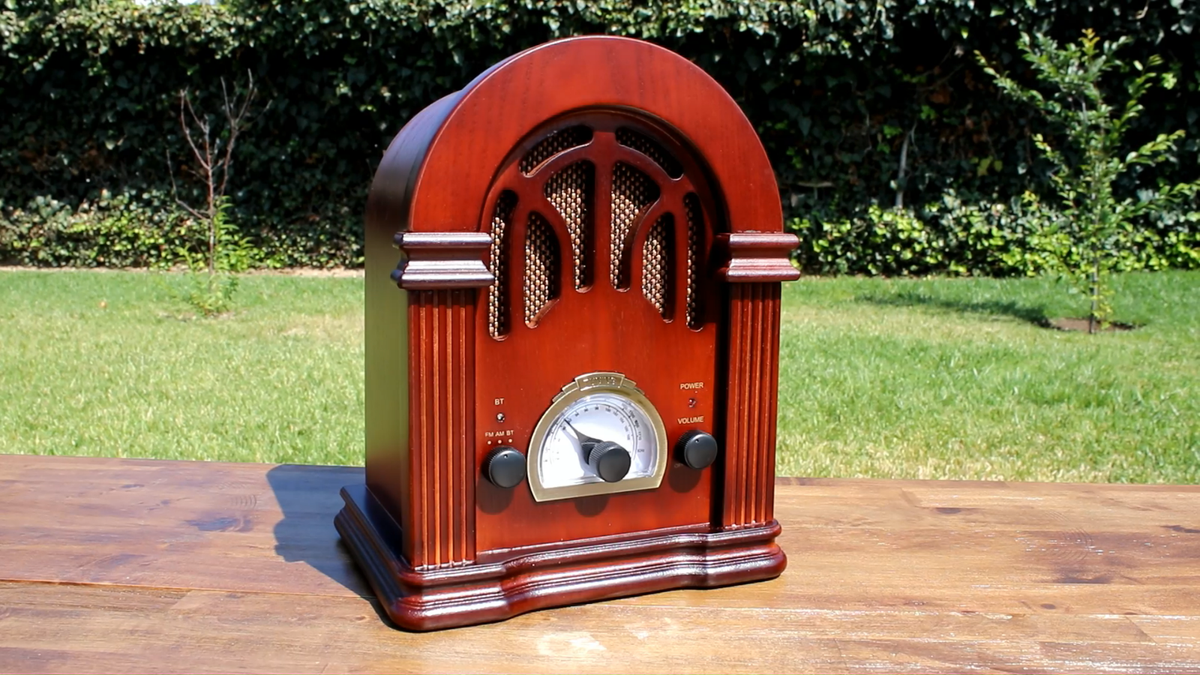 ClearClick Retro AM FM Radio with Bluetooth - Classic Wooden
